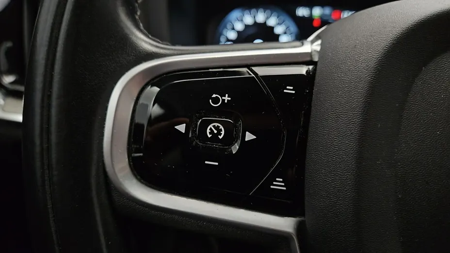 VOLVO V60 -
