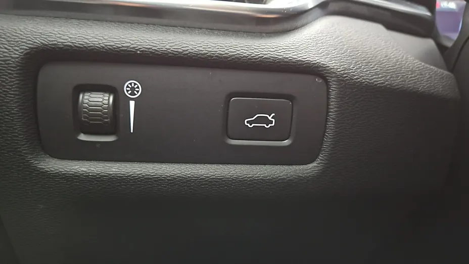 VOLVO V60 -