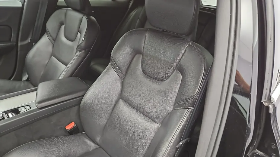VOLVO V60 -