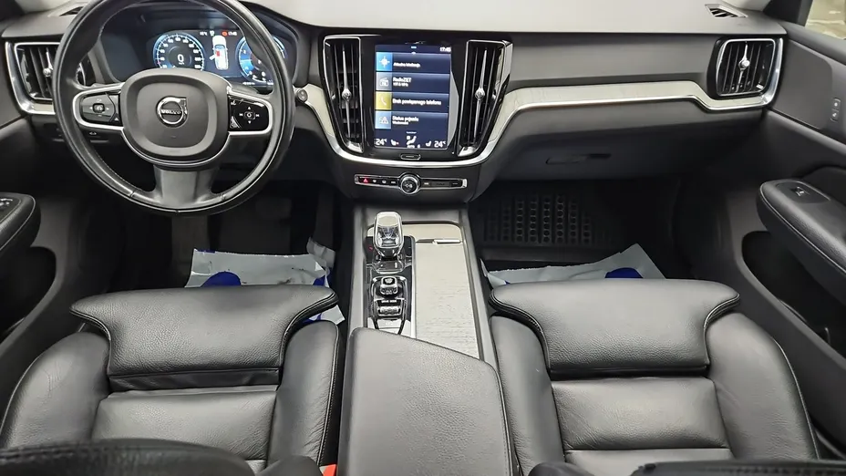 VOLVO V60 -