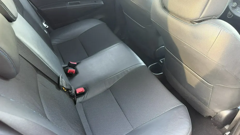 TOYOTA Yaris -