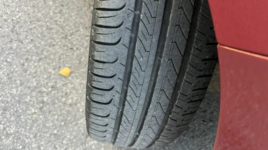 TOYOTA Yaris -