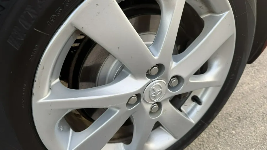 TOYOTA Yaris -
