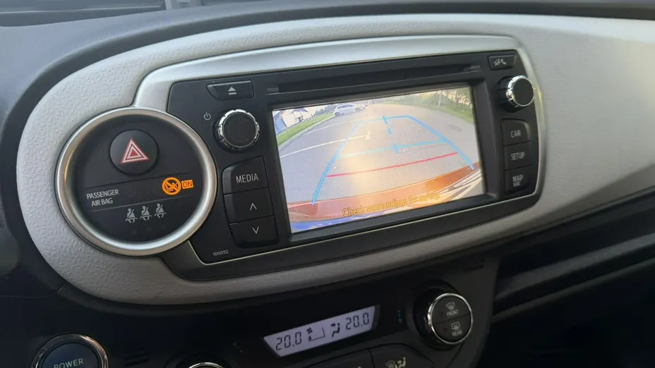 TOYOTA Yaris -