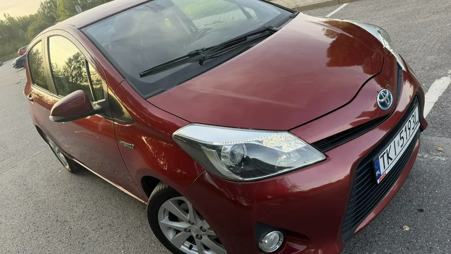TOYOTA Yaris -