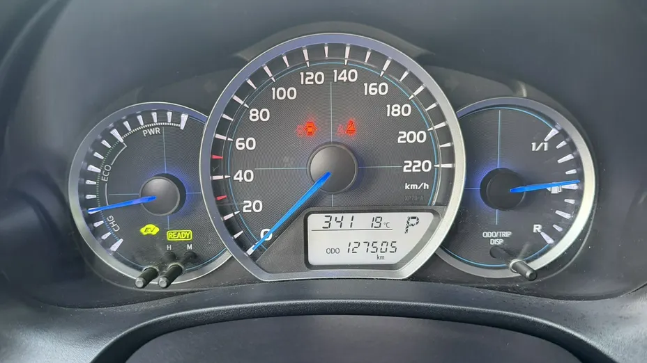TOYOTA Yaris -