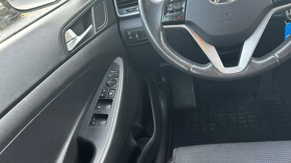 HYUNDAI Tucson -
