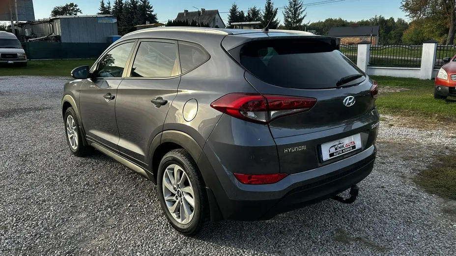 HYUNDAI Tucson -