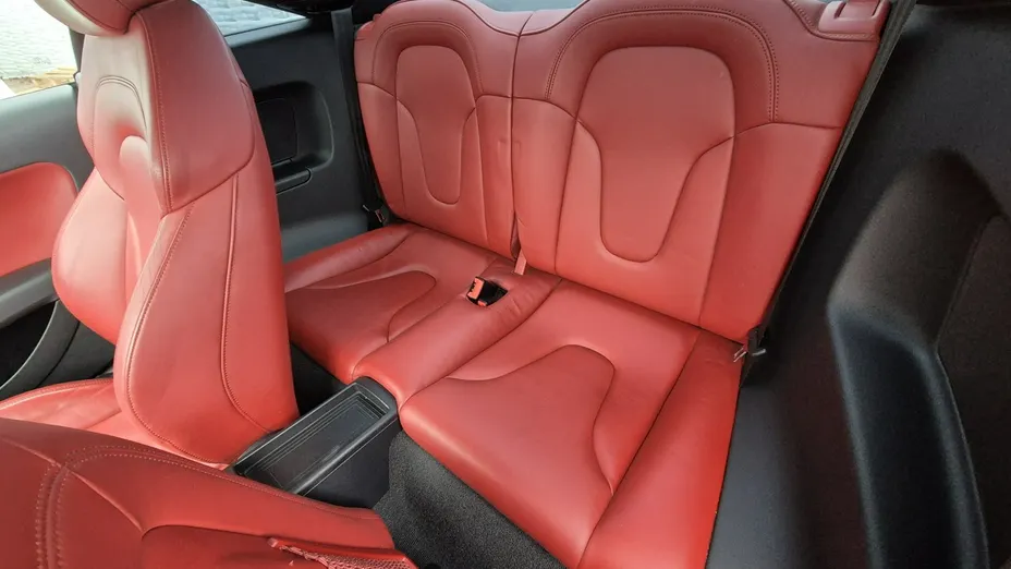 AUDI TT -