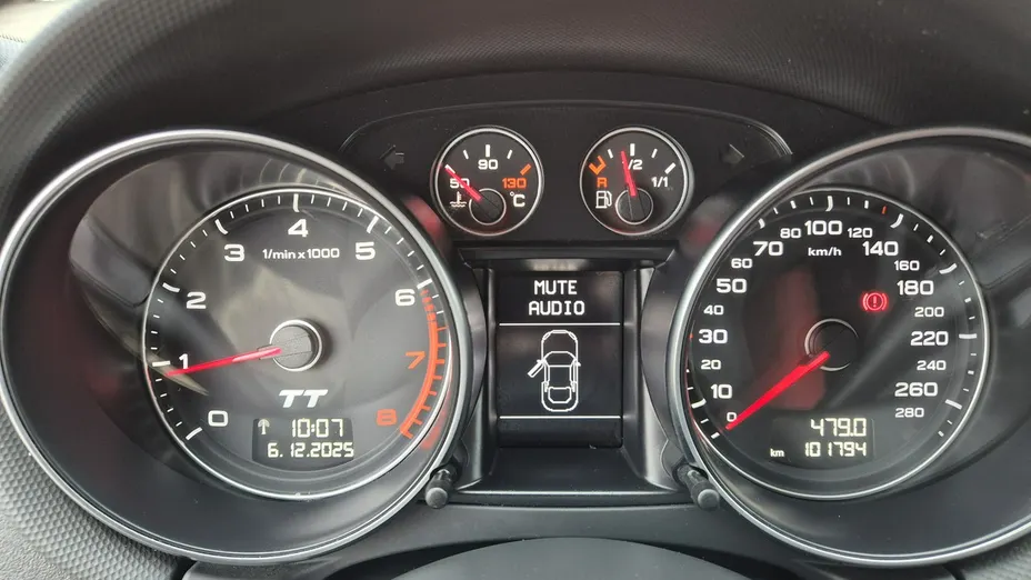 AUDI TT -