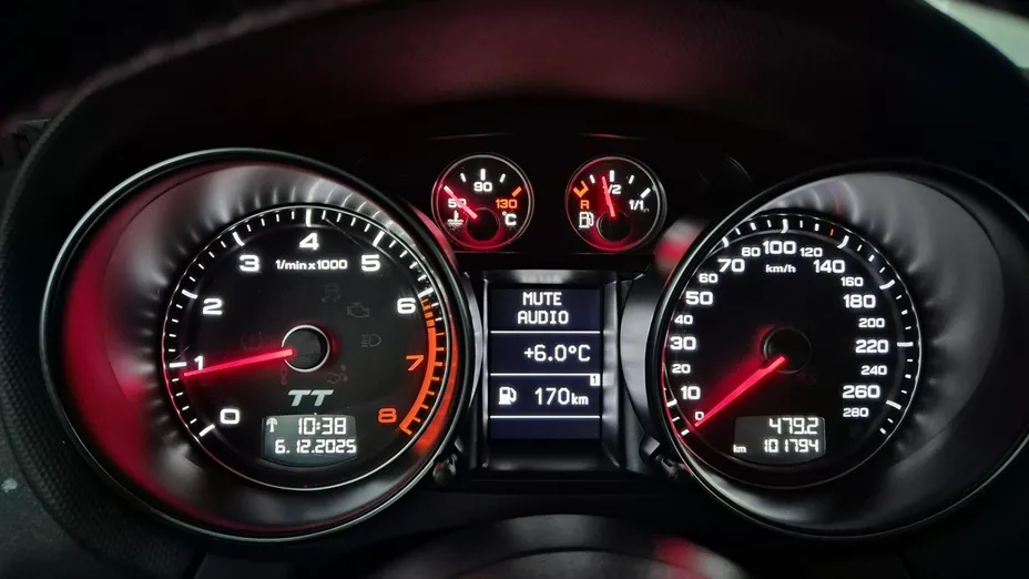 AUDI TT -