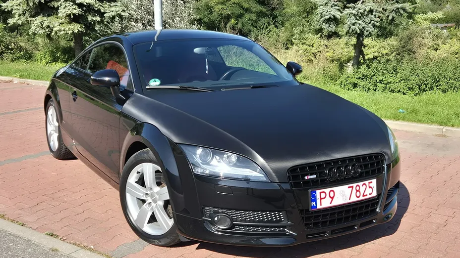 AUDI TT -