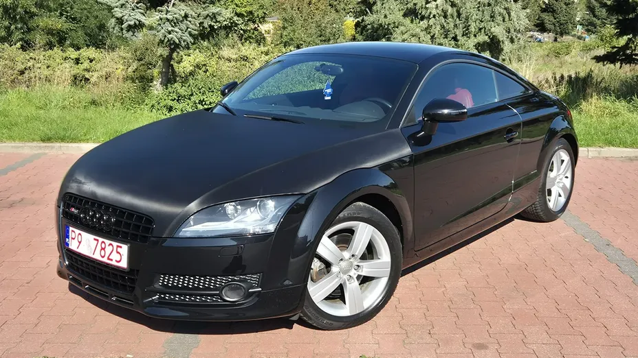 AUDI TT -