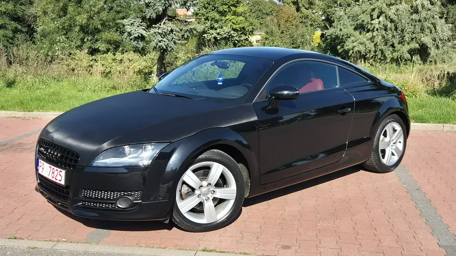 AUDI TT -