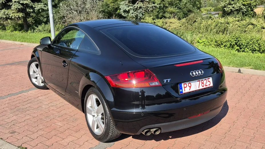AUDI TT -