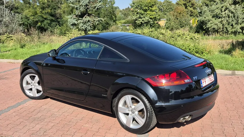 AUDI TT -