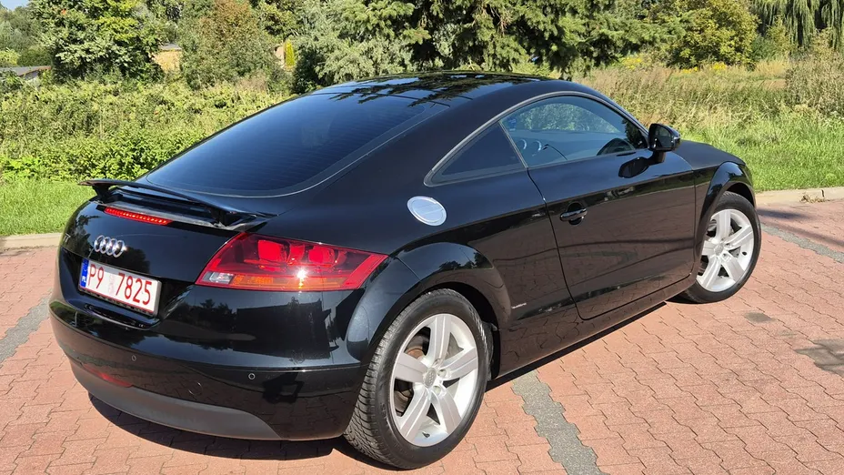 AUDI TT -