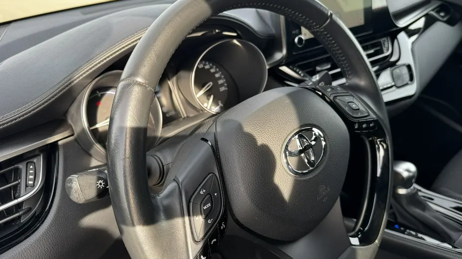 TOYOTA C-HR -