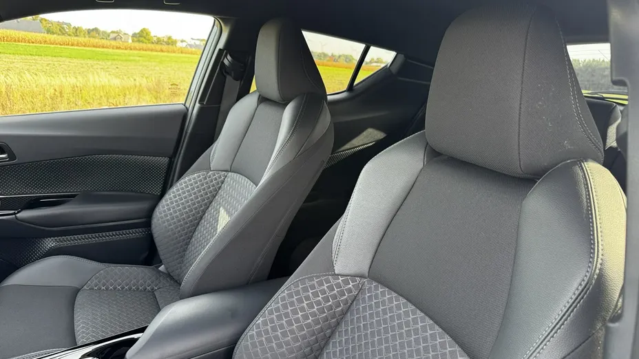 TOYOTA C-HR -