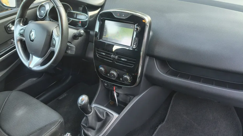 RENAULT Clio -