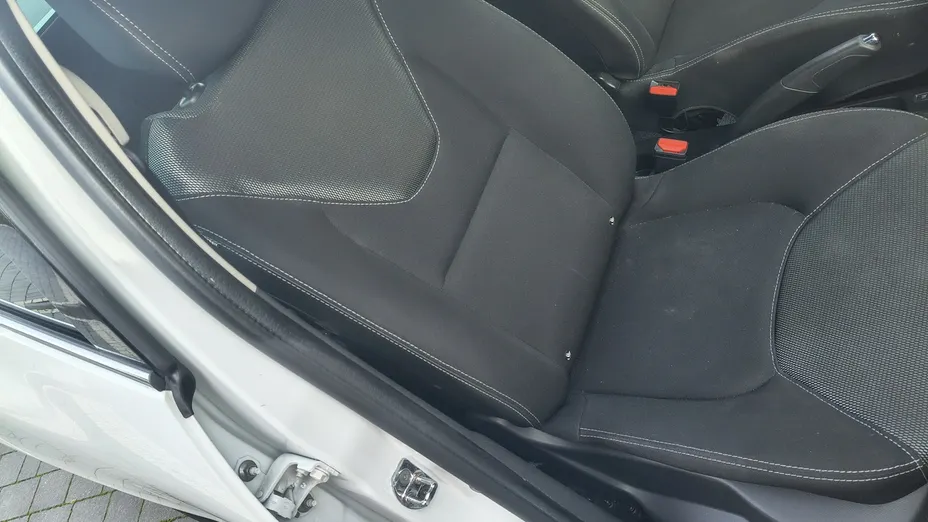 RENAULT Clio -