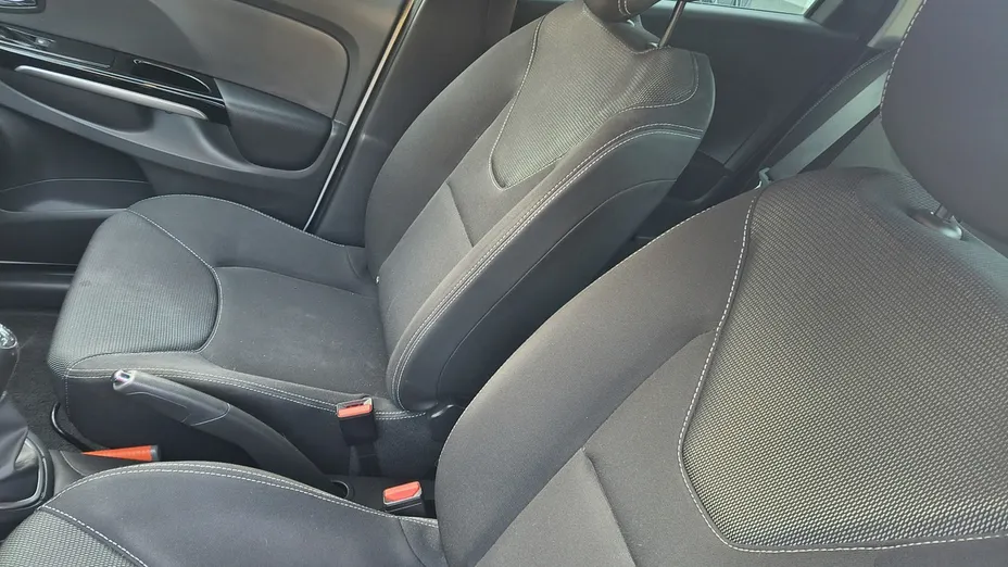 RENAULT Clio -