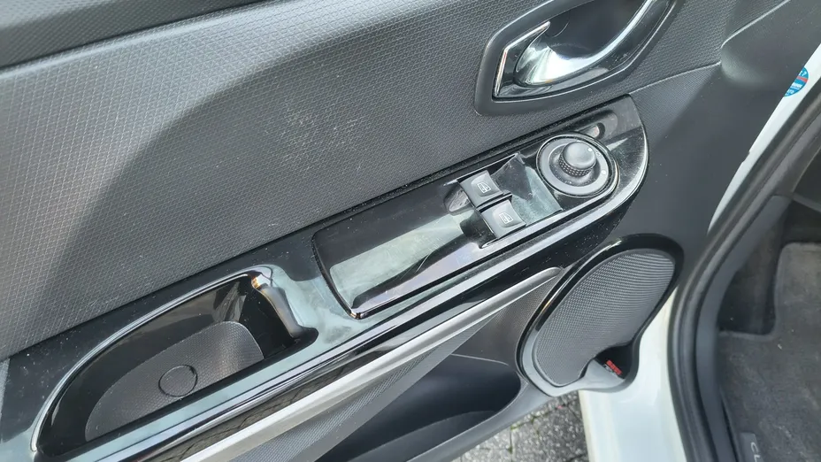 RENAULT Clio -