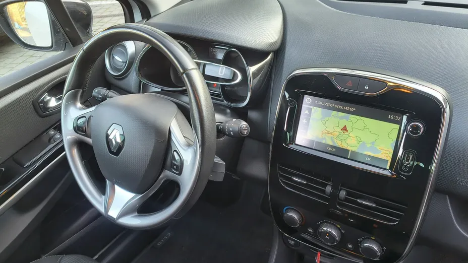 RENAULT Clio -