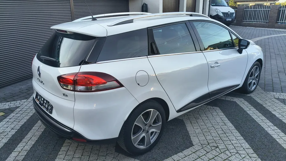 RENAULT Clio -