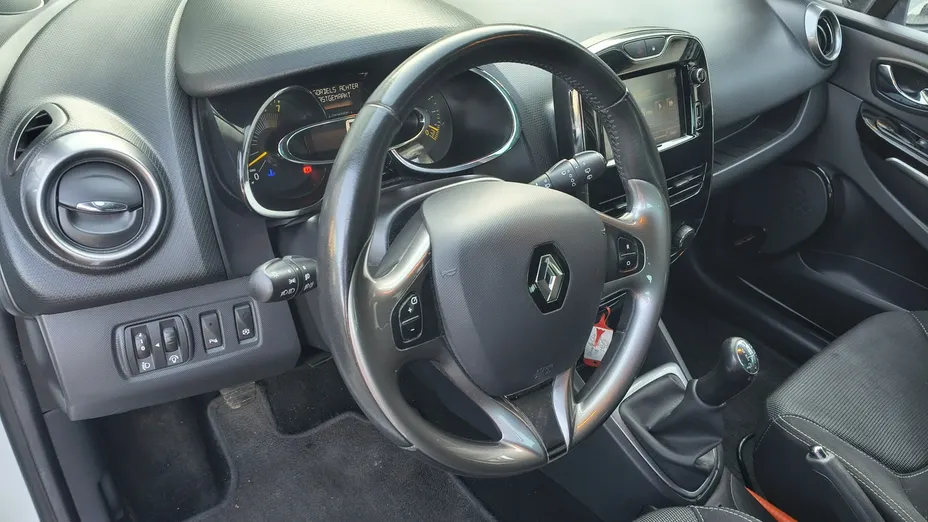 RENAULT Clio -