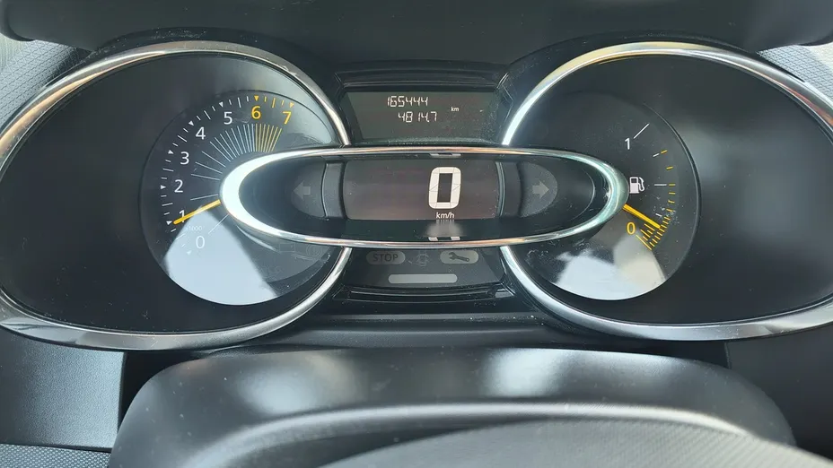 RENAULT Clio -