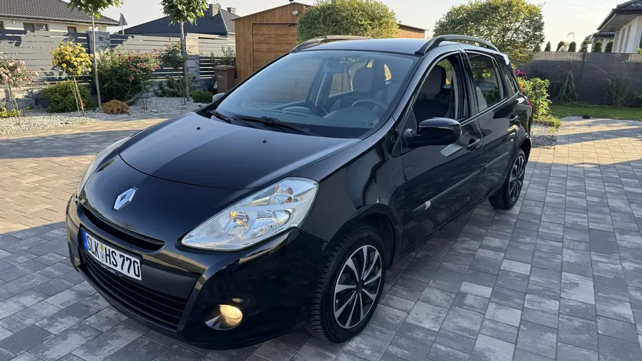 RENAULT Clio -