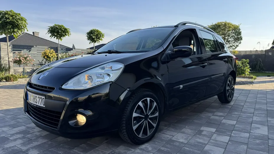 RENAULT Clio -
