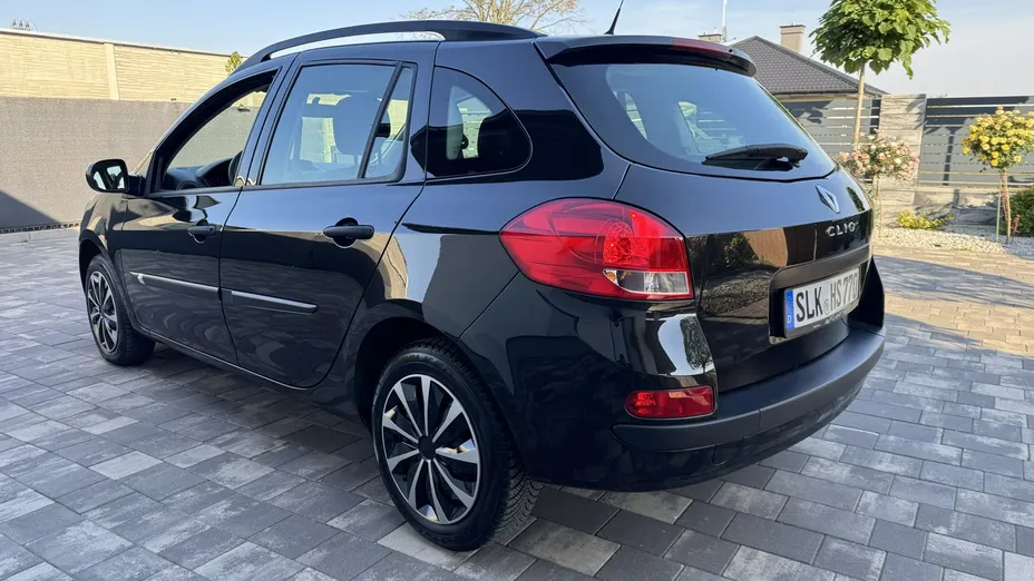 RENAULT Clio -