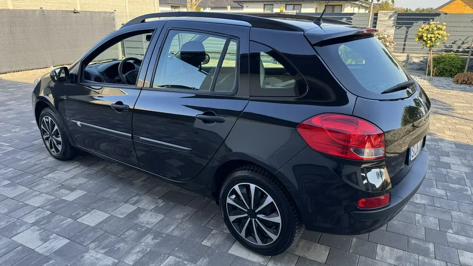 RENAULT Clio -