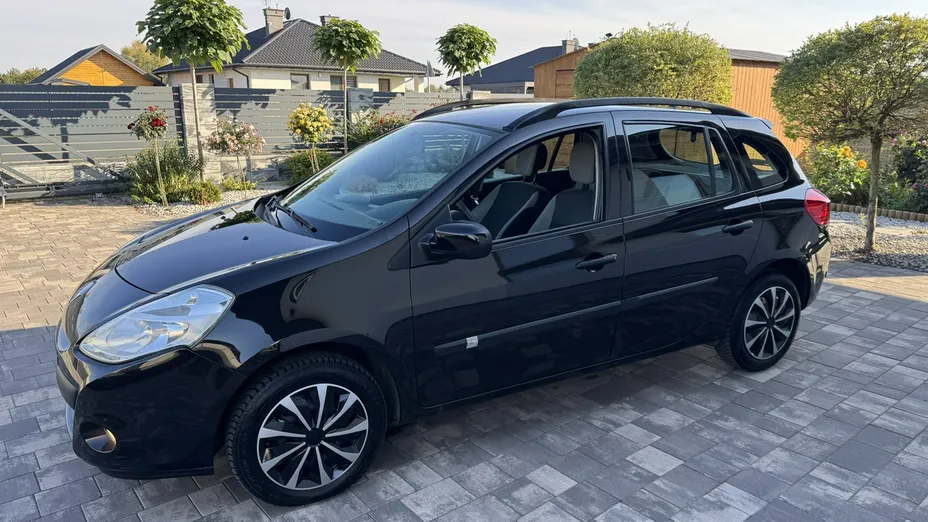 RENAULT Clio -