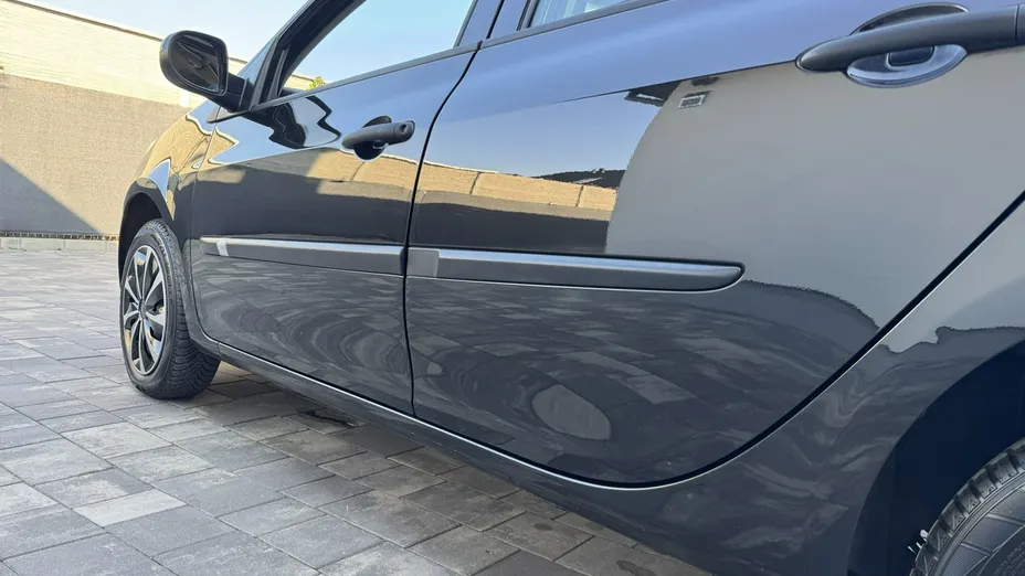 RENAULT Clio -