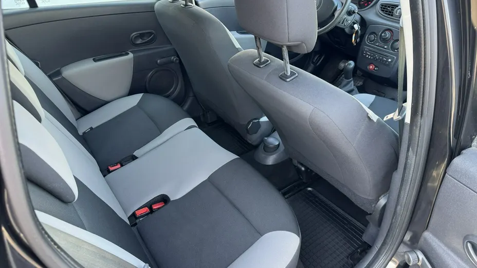 RENAULT Clio -
