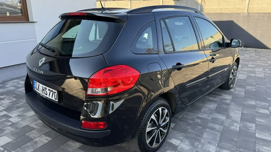 RENAULT Clio -