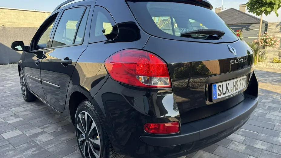 RENAULT Clio -