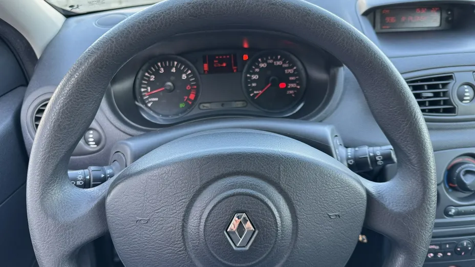 RENAULT Clio -