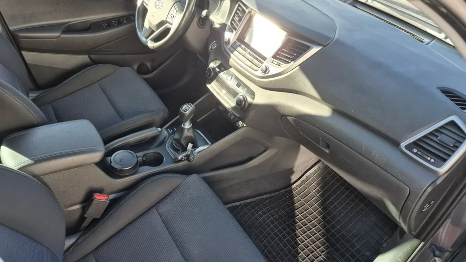 HYUNDAI Tucson -