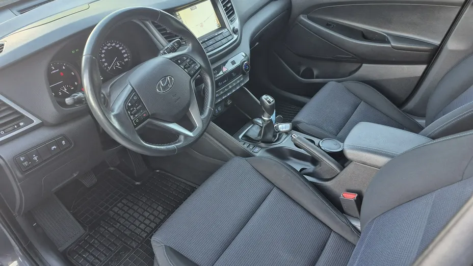 HYUNDAI Tucson -