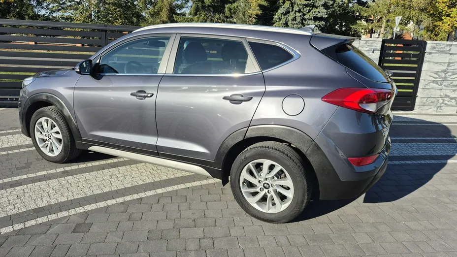 HYUNDAI Tucson -