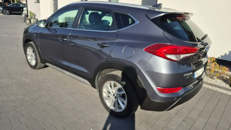 HYUNDAI Tucson -