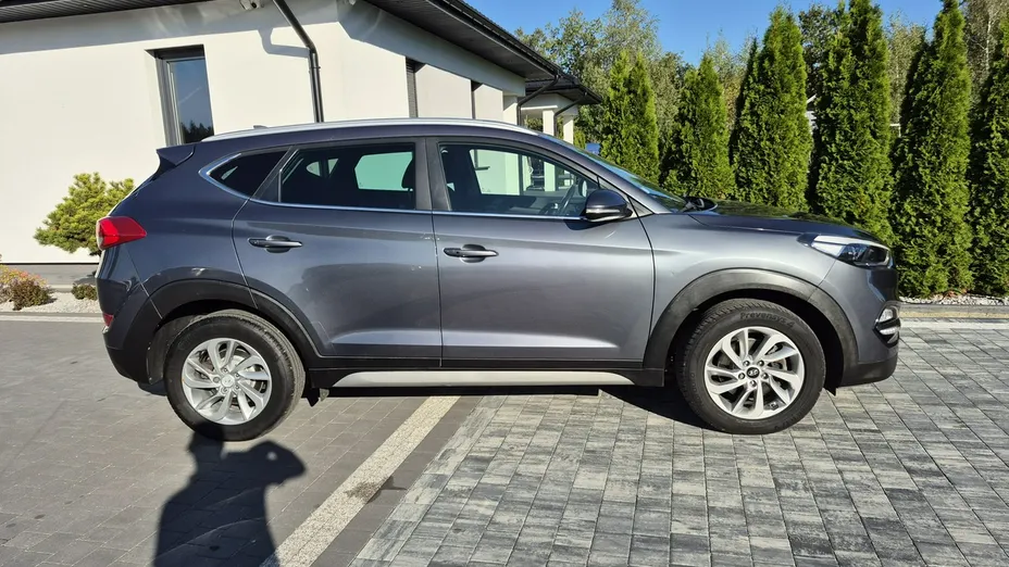 HYUNDAI Tucson -