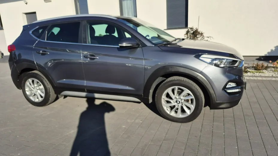 HYUNDAI Tucson -
