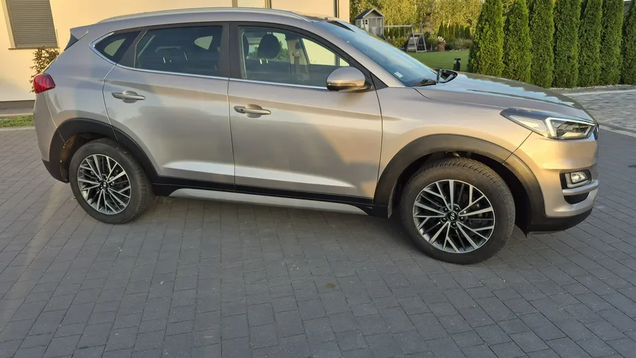 HYUNDAI Tucson -