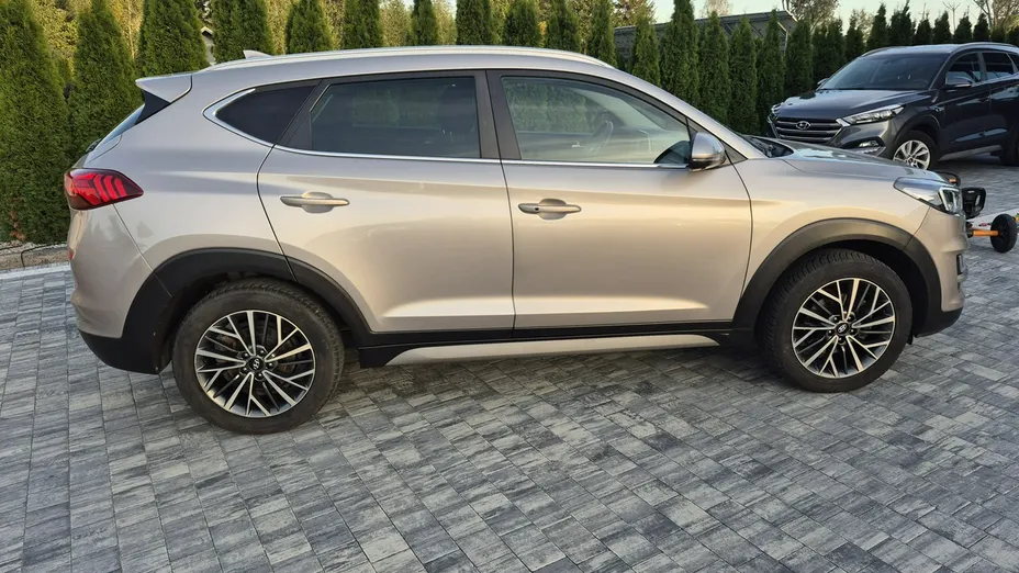 HYUNDAI Tucson -