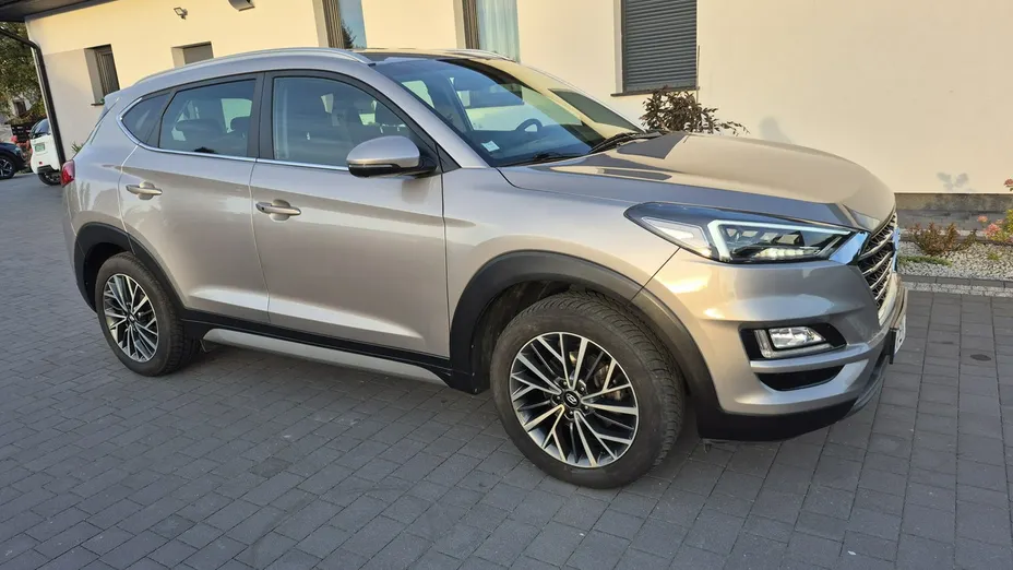 HYUNDAI Tucson -